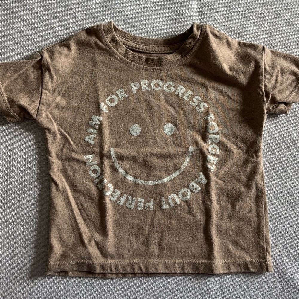 Kids Brown T-Shirt with Motivational Smiley Design
